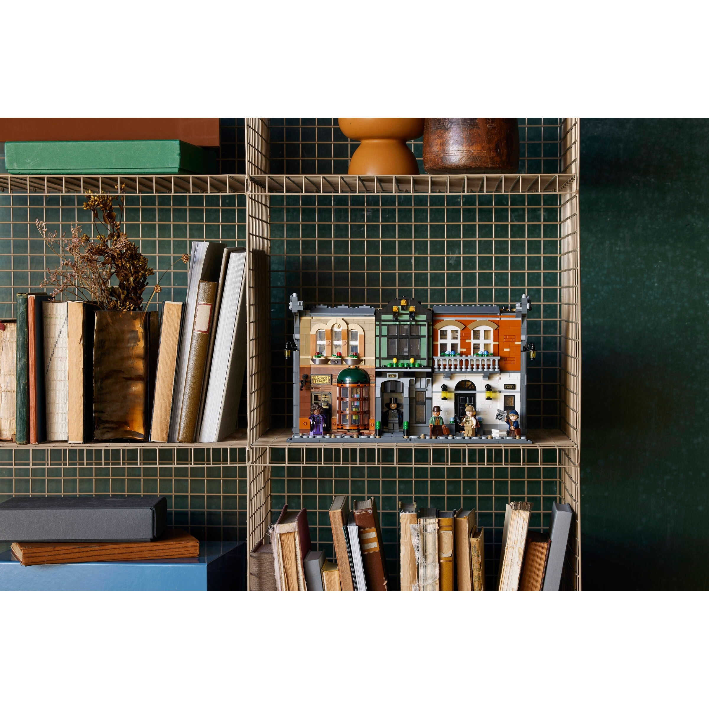 Sherlock Holmes: Book Nook - Image 16