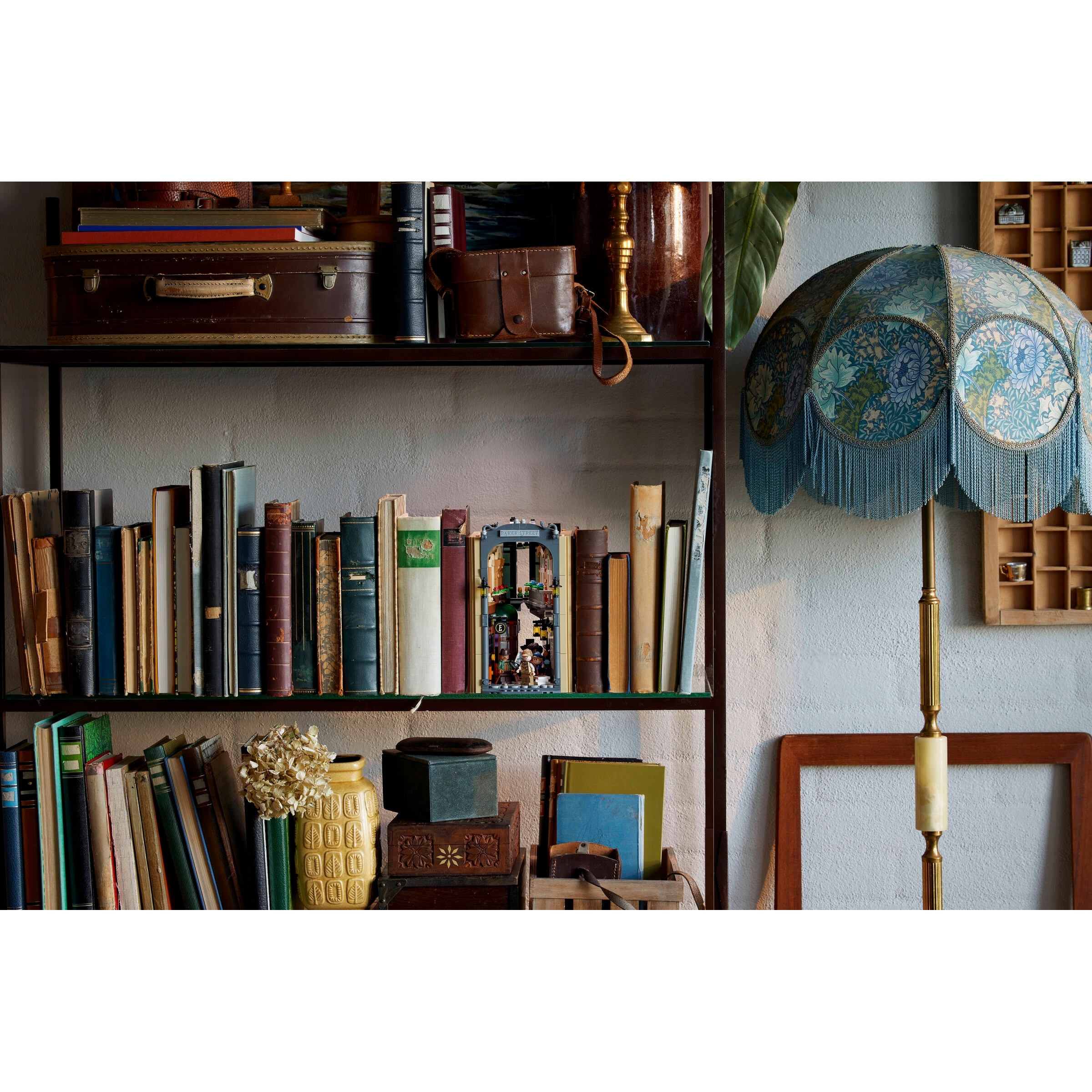 Sherlock Holmes: Book Nook - Image 10