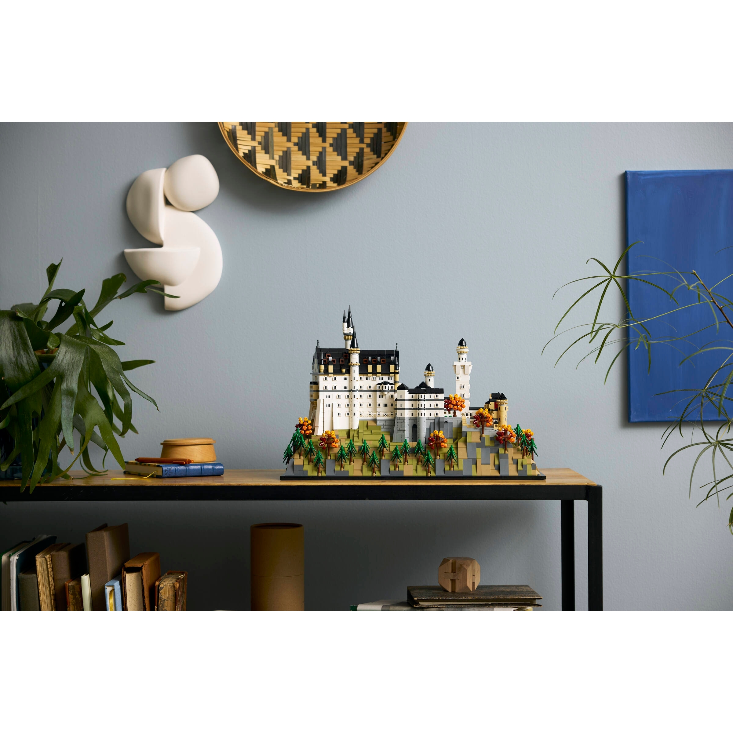 Neuschwanstein Castle - Image 7