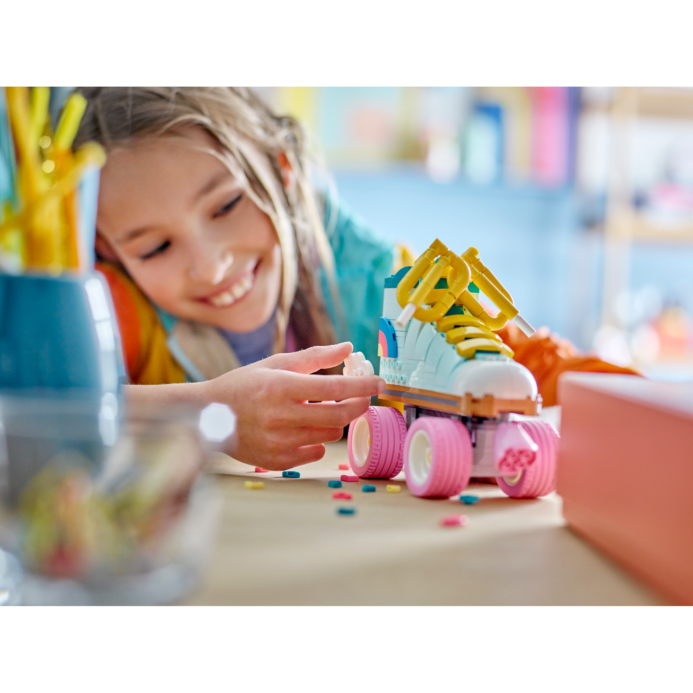 Retro Roller Skate - Image 9