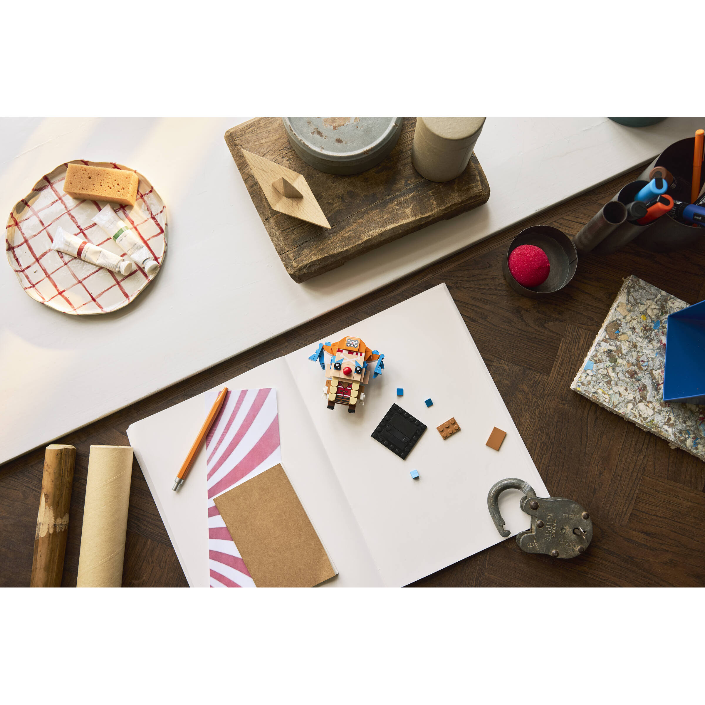 Buggy The Clown Figure - Image 6