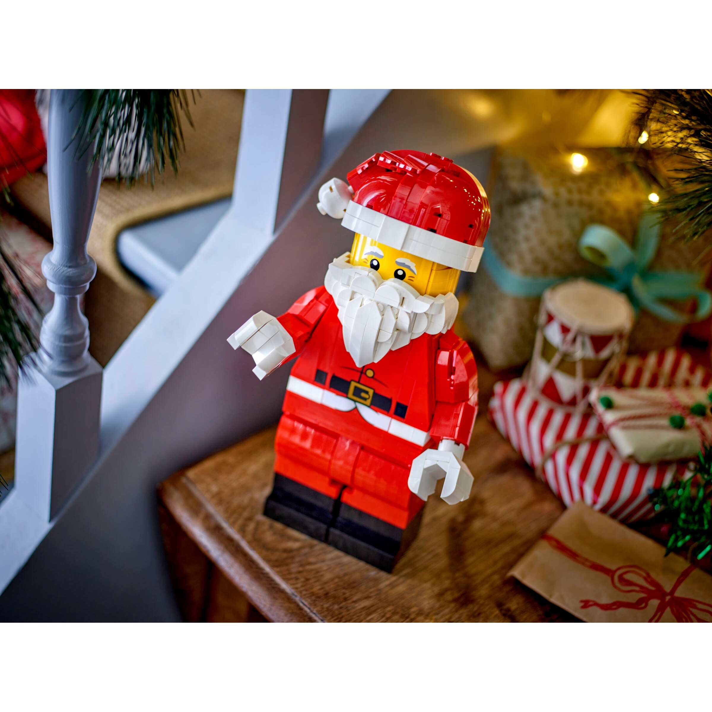 Up-Scaled Santa Minifigure - Image 5