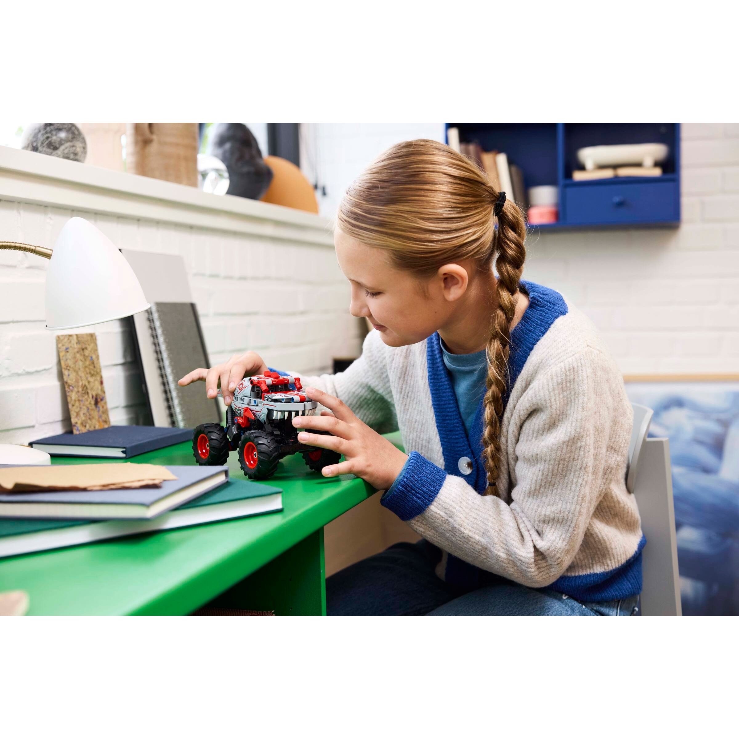 Monster Jam Thunderroarus Pull-Back - Image 6