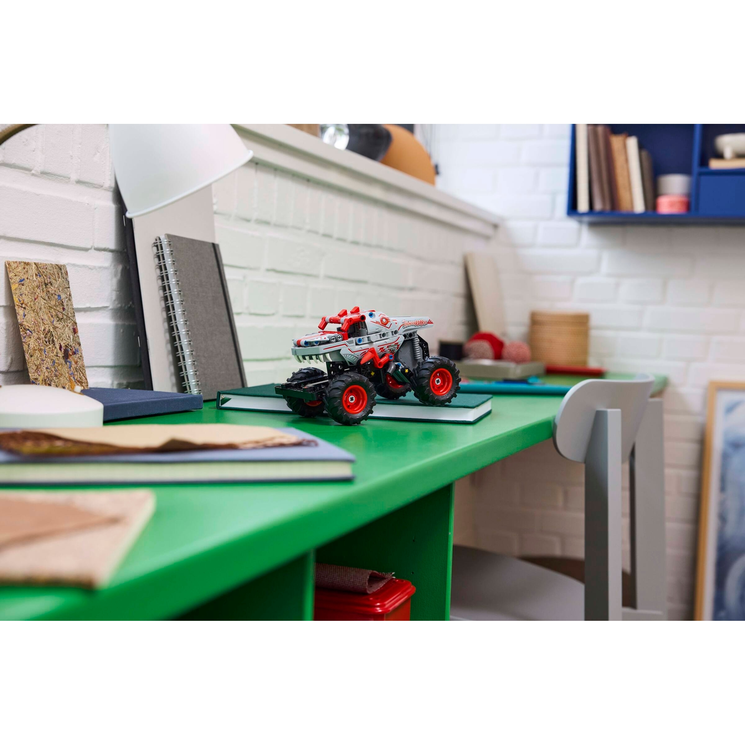 Monster Jam Thunderroarus Pull-Back - Image 8