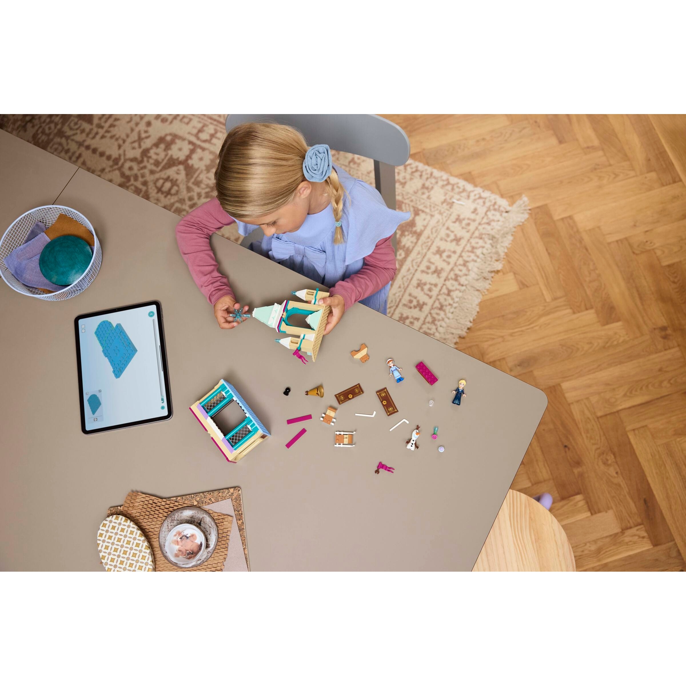 Arendelle Frozen Castle - Image 8