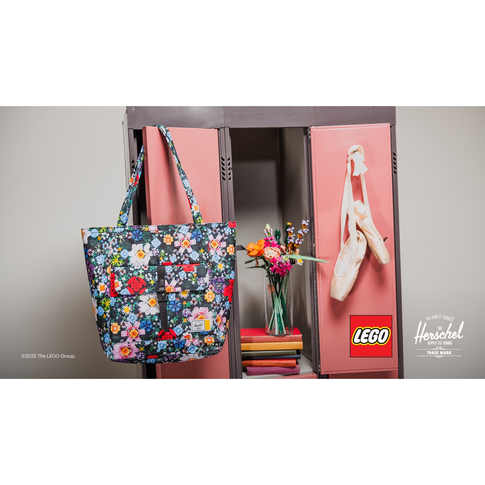 Herschel Retreat Tote – Garden Floral - Image 5