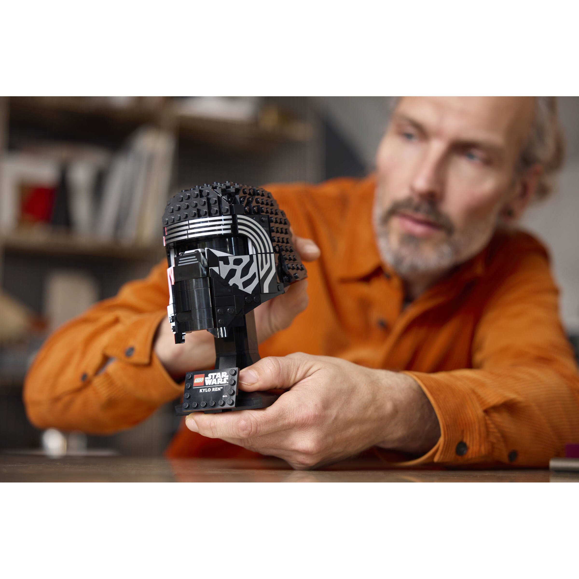 Kylo Ren Helmet - Image 5