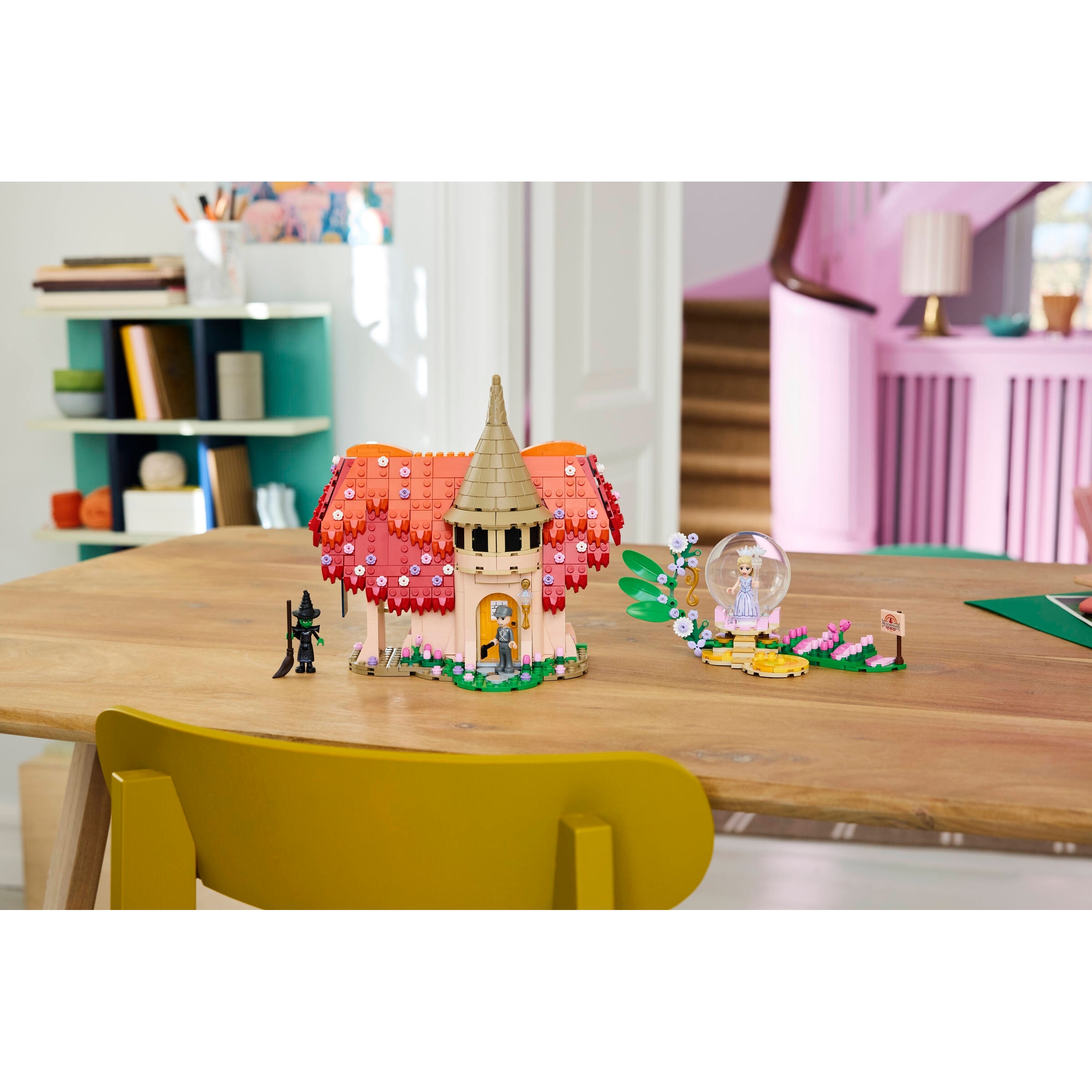 Glinda & Elphaba Visit Munchkinland - Image 9