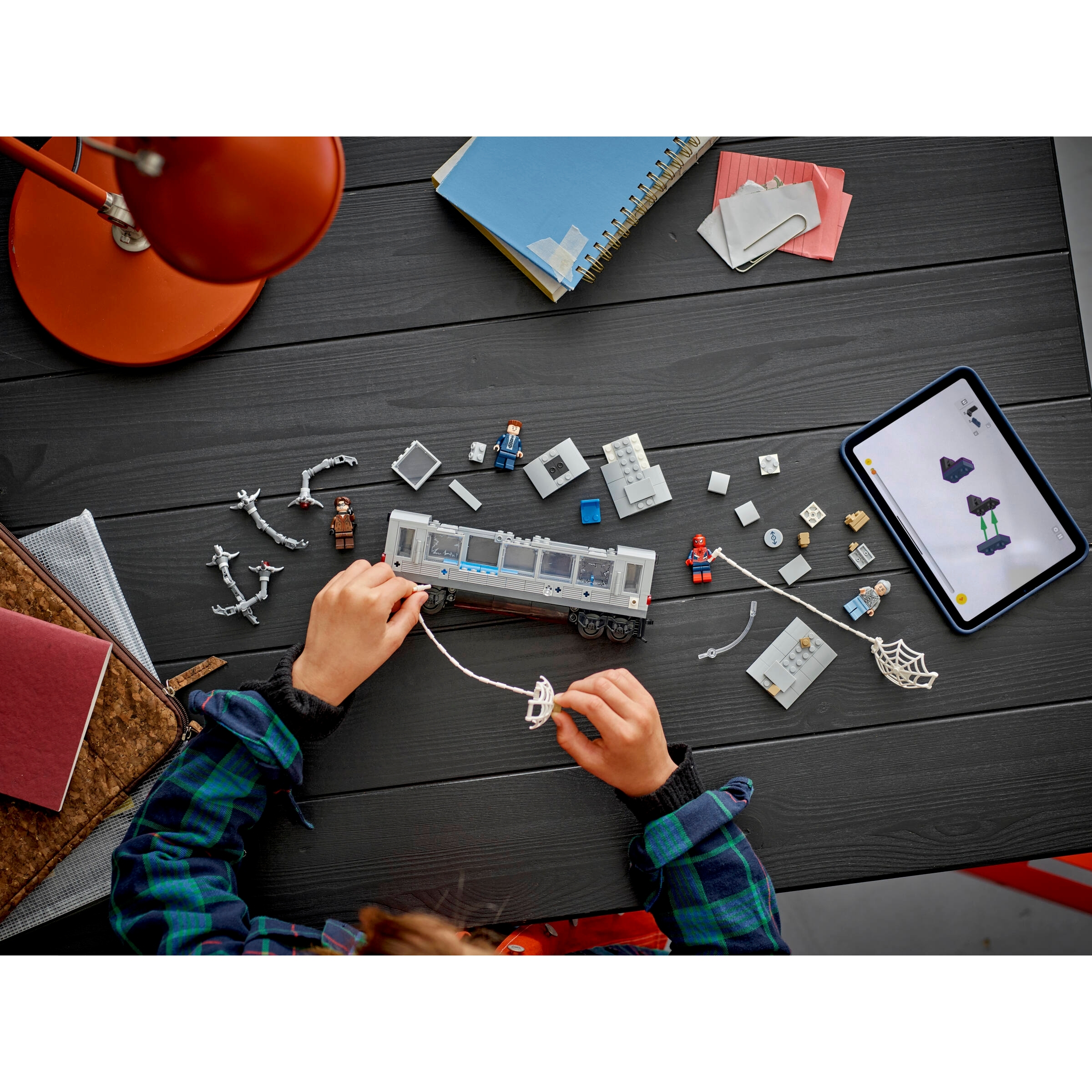 Spider-Man Vs. Doc Ock Subway Train Scene - Image 9